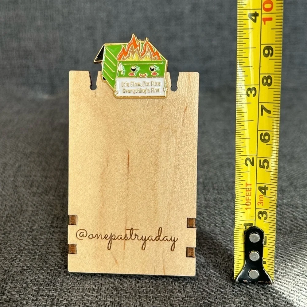 Funny Dumpster Fire “It’s Fine, I’m Fine, Everything’s Fine” Pin, Light Green